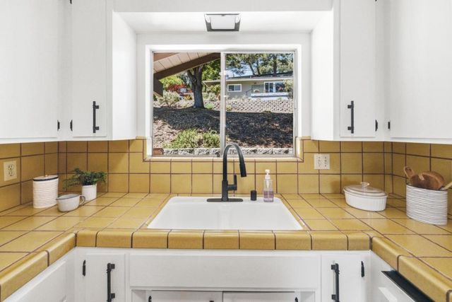 285 Twin Pines Drive, Scotts Valley, CA 95066