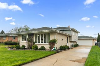 6612 W 92nd Street, Oak Lawn, IL 60453