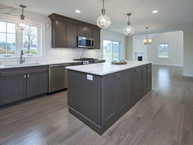 171 Burrage Street, Lunenburg, MA 01462