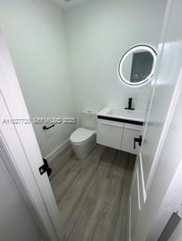 972 N 18th Court, Hollywood, FL 33020