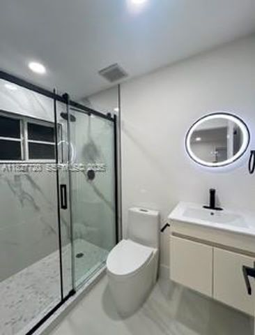 972 N 18th Court, Hollywood, FL 33020