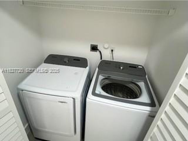 972 N 18th Court, Hollywood, FL 33020