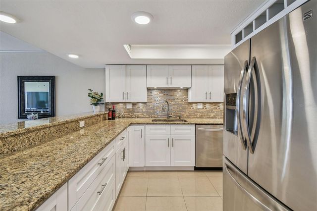 7400 SUN ISLAND DRIVE S 411, South Pasadena, FL 33707
