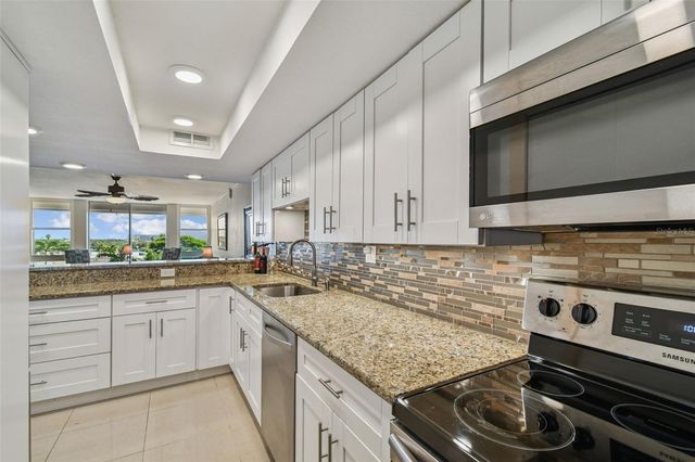 7400 SUN ISLAND DRIVE S 411, South Pasadena, FL 33707