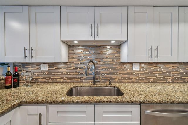 7400 SUN ISLAND DRIVE S 411, South Pasadena, FL 33707