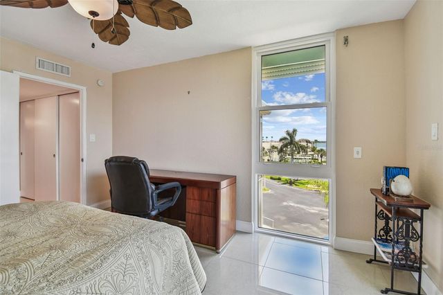 7400 SUN ISLAND DRIVE S 411, South Pasadena, FL 33707