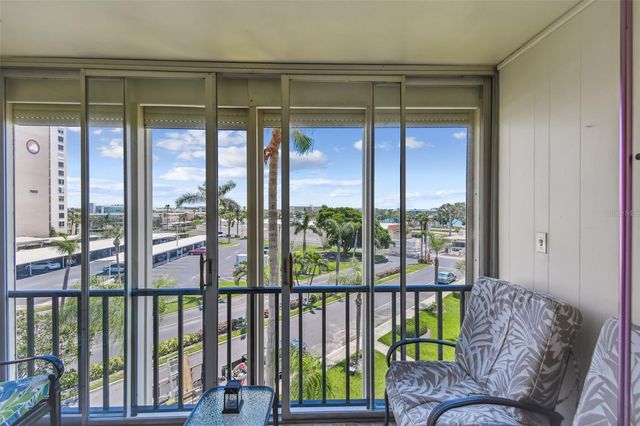7400 SUN ISLAND DRIVE S 411, South Pasadena, FL 33707