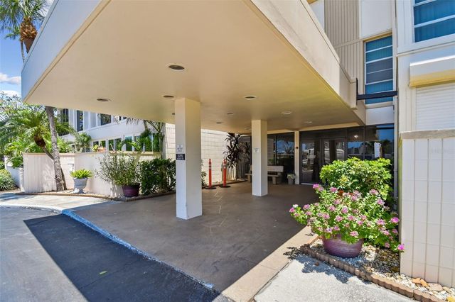 7400 SUN ISLAND DRIVE S 411, South Pasadena, FL 33707