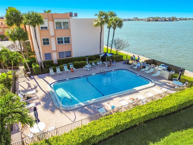 7400 SUN ISLAND DRIVE S 411, South Pasadena, FL 33707