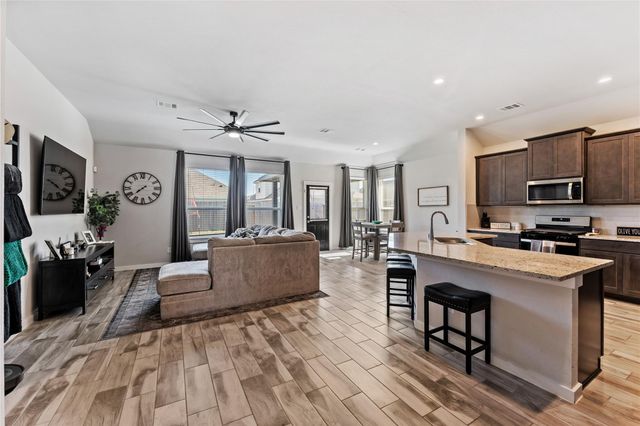 8422 Hunterwyck Lane, Baytown, TX 77521