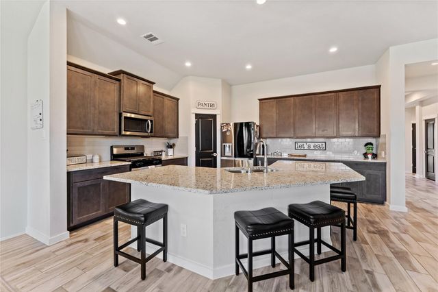 8422 Hunterwyck Lane, Baytown, TX 77521