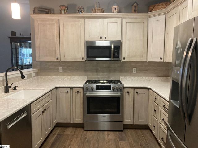 129 Ledgewood Way, Easley, SC 29642