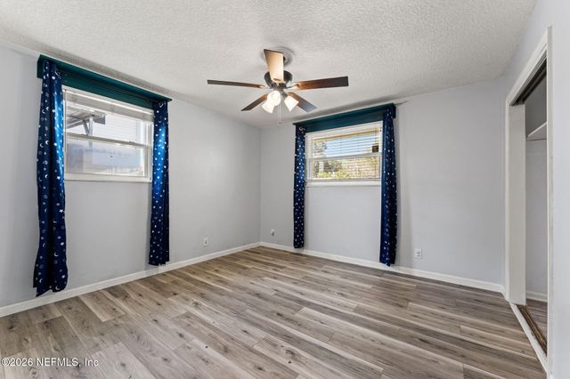 284 BAISDEN Road, Jacksonville, FL 32218