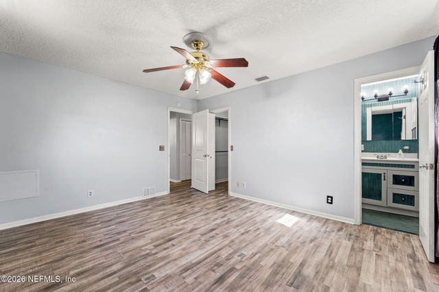 284 BAISDEN Road, Jacksonville, FL 32218