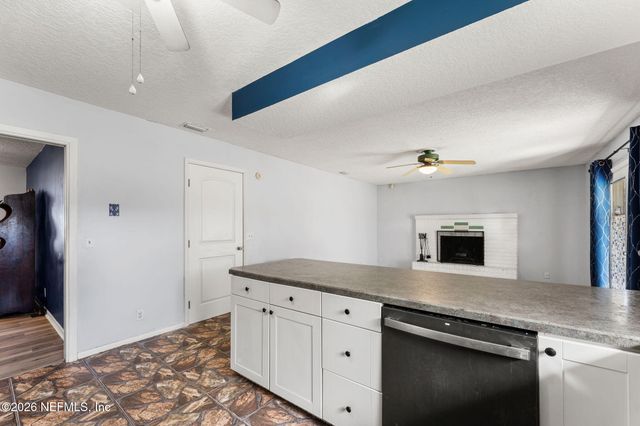 284 BAISDEN Road, Jacksonville, FL 32218