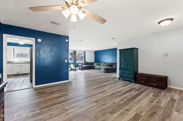 284 BAISDEN Road, Jacksonville, FL 32218