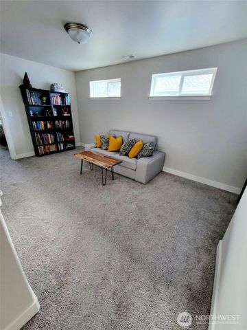 408 Hammond Street, Blaine, WA 98230