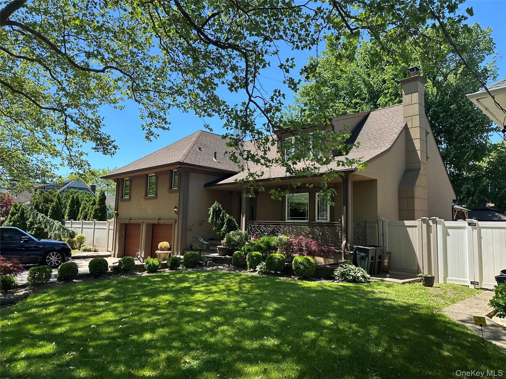 563 Sunset Drive, Woodmere, NY 11598