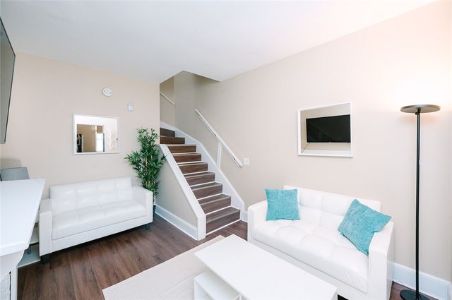 1215 Juniata St, Manchester, PA 15233
