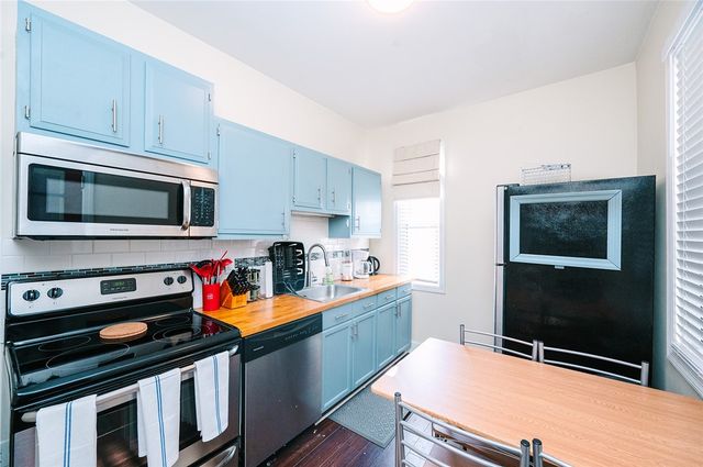 1215 Juniata St, Manchester, PA 15233
