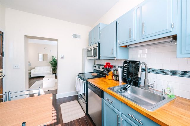 1215 Juniata St, Manchester, PA 15233