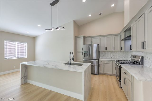 7633 Prairie Corners Drive, Las Vegas, NV 89128