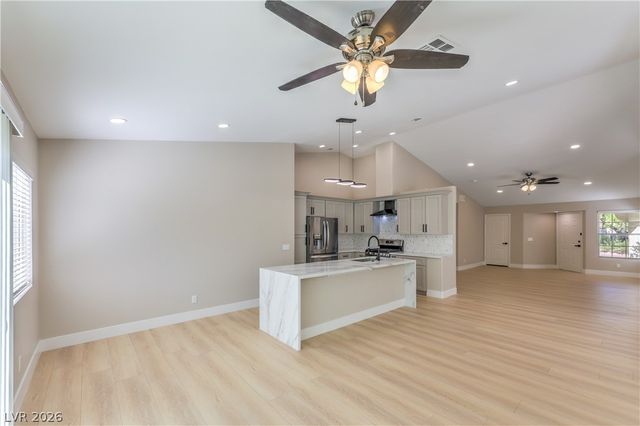 7633 Prairie Corners Drive, Las Vegas, NV 89128