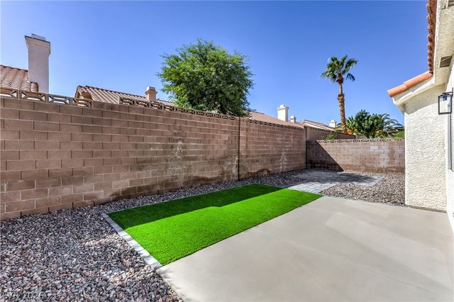7633 Prairie Corners Drive, Las Vegas, NV 89128