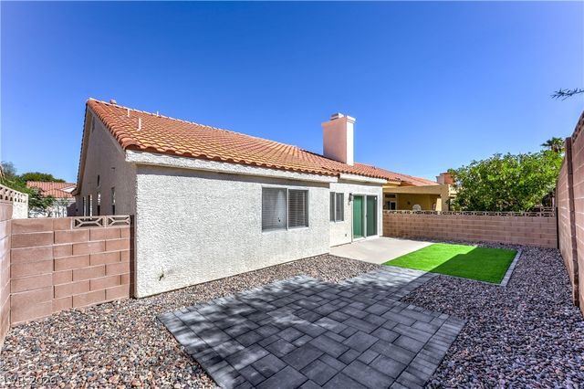 7633 Prairie Corners Drive, Las Vegas, NV 89128