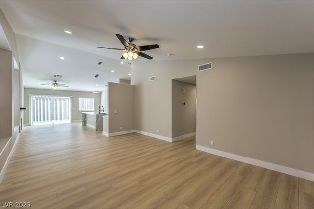 7633 Prairie Corners Drive, Las Vegas, NV 89128