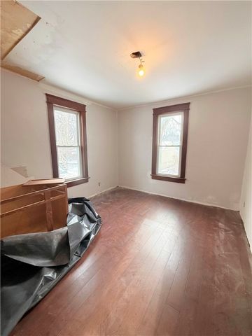 510 Wildwood Ave, New Castle, PA 16105