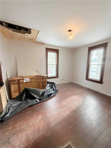 510 Wildwood Ave, New Castle, PA 16105