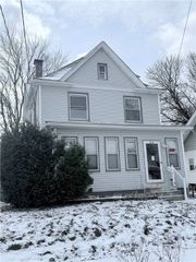 510 Wildwood Ave, New Castle, PA 16105