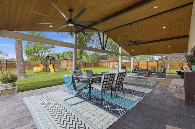 5111 Brookside Road, Brookside, TX 77581