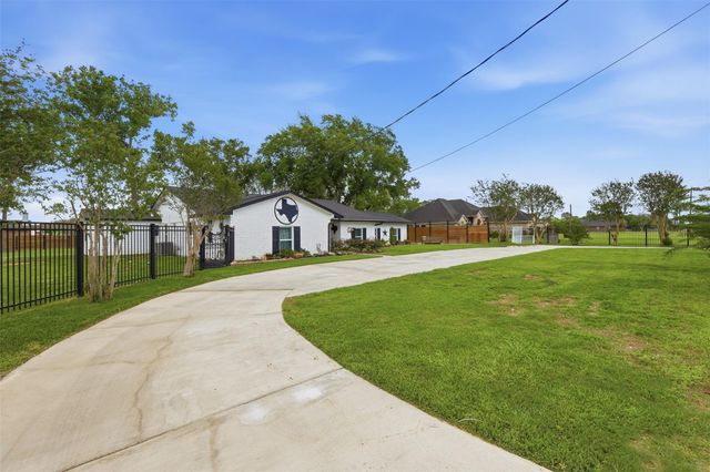 5111 Brookside Road, Brookside, TX 77581