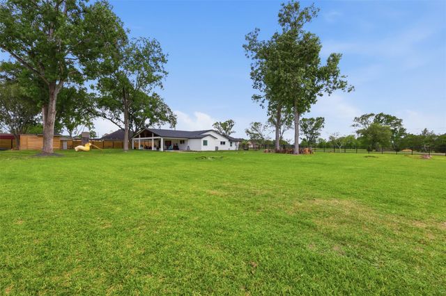 5111 Brookside Road, Brookside, TX 77581