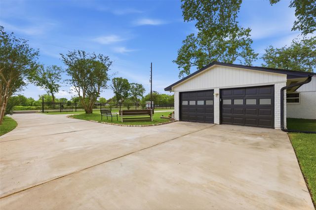 5111 Brookside Road, Brookside, TX 77581