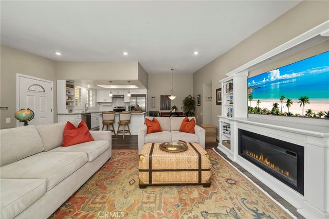 1 Via Castilla Q, Laguna Woods, CA 92637