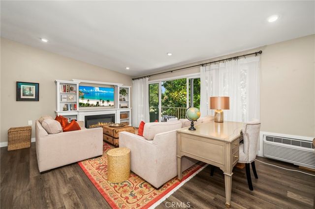 1 Via Castilla Q, Laguna Woods, CA 92637