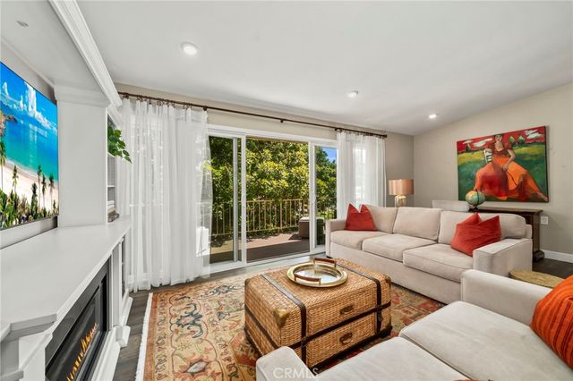 1 Via Castilla Q, Laguna Woods, CA 92637