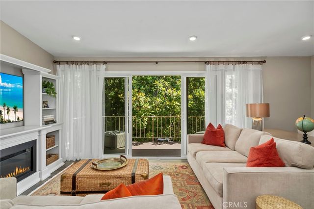 1 Via Castilla Q, Laguna Woods, CA 92637