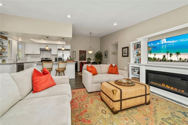 1 Via Castilla Q, Laguna Woods, CA 92637