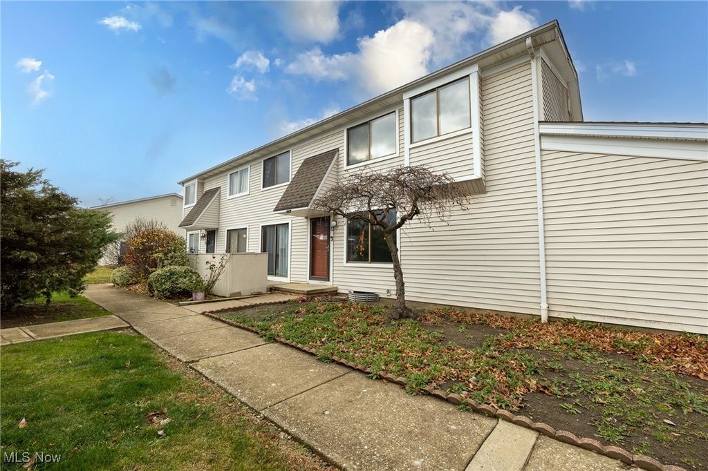 5520 Bretton Court A, Willoughby, OH 44094