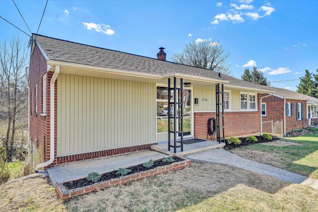 1210 Howbert AVE, Roanoke, VA 24015