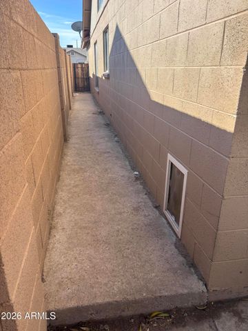 9002 W CORONADO Road, Phoenix, AZ 85037