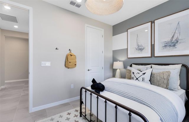 5667 FLAME VINE WAY, St Cloud, FL 34771