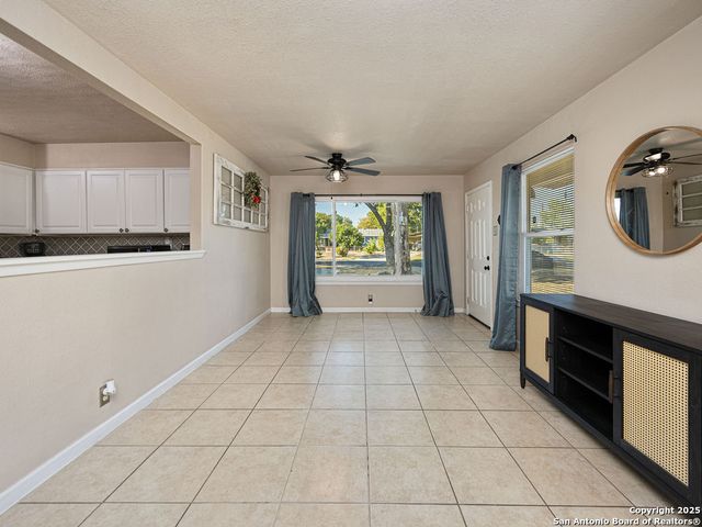 202 E Formosa Blvd, San Antonio, TX 78221