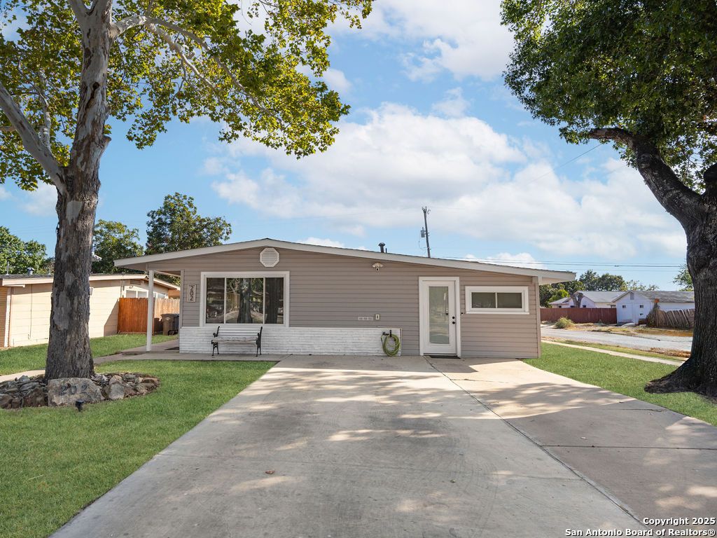 202 E Formosa Blvd, San Antonio, TX 78221