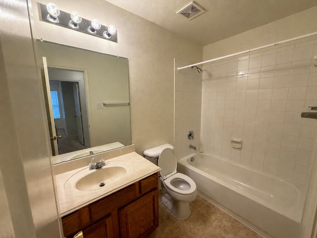 2201 Southridge Lane, Sherman, TX 75092