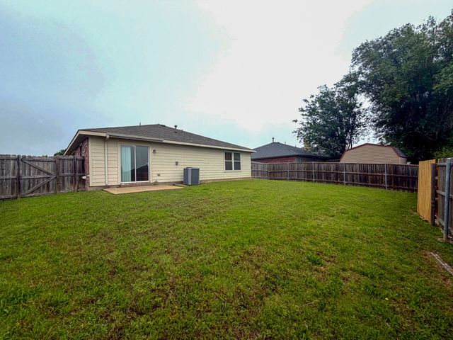 2201 Southridge Lane, Sherman, TX 75092